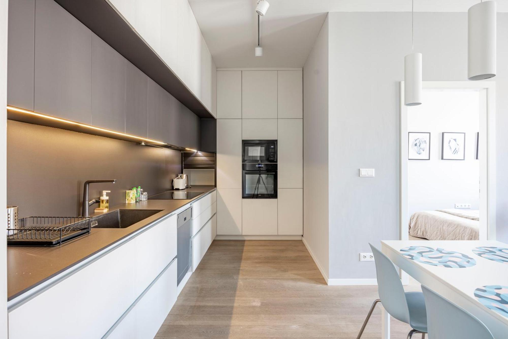Stylish & Spacious Central Suite By Prestige Homes Будапеща Екстериор снимка