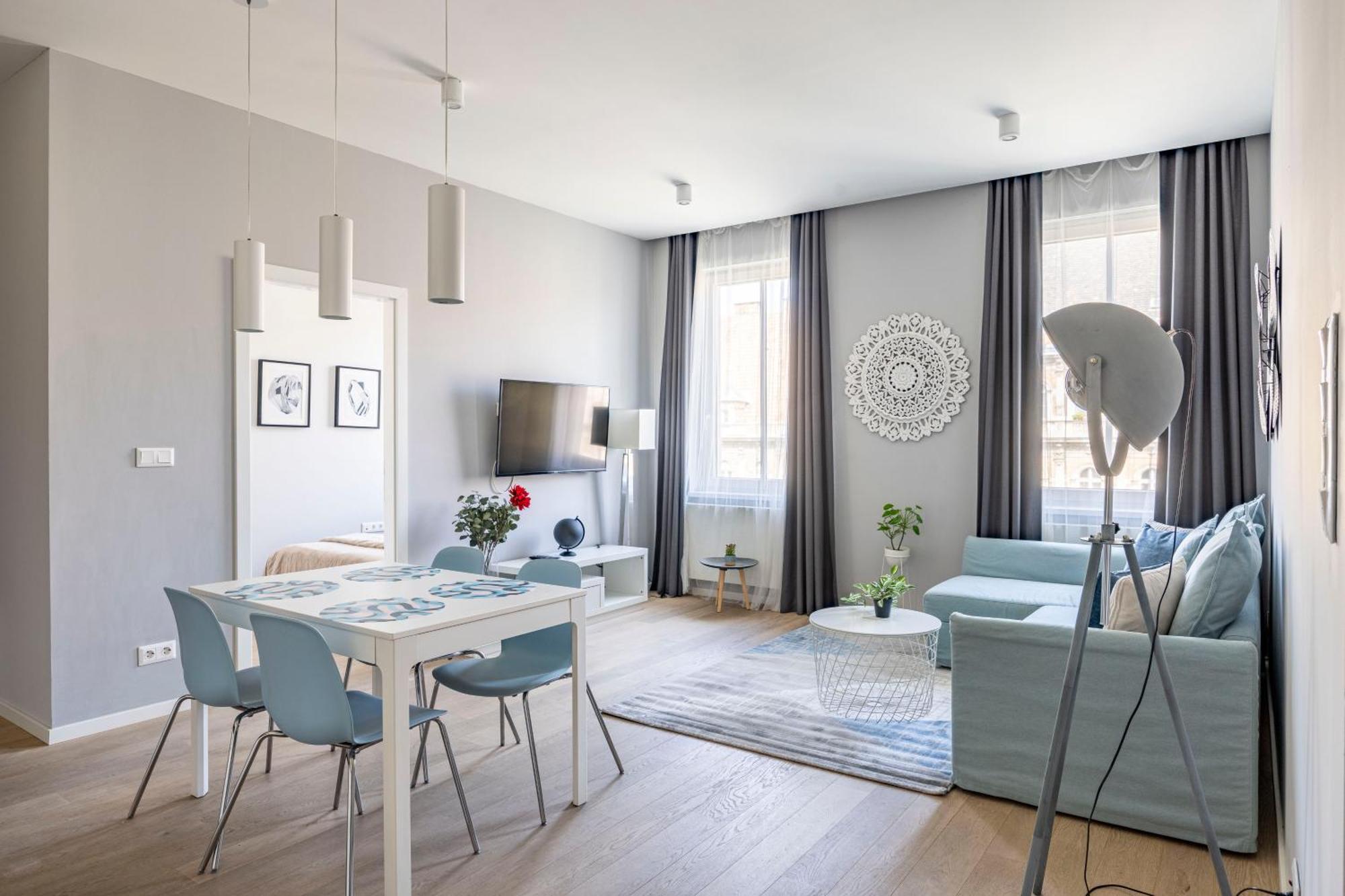 Stylish & Spacious Central Suite By Prestige Homes Будапеща Екстериор снимка